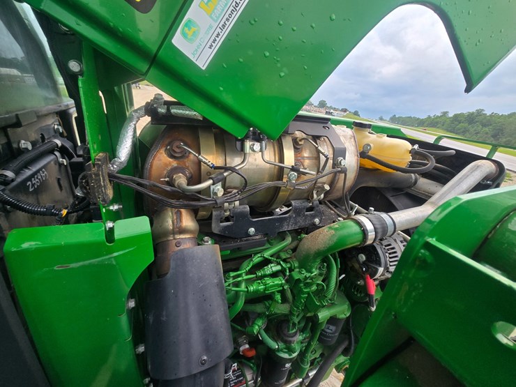 john-deere-6105d-image-30