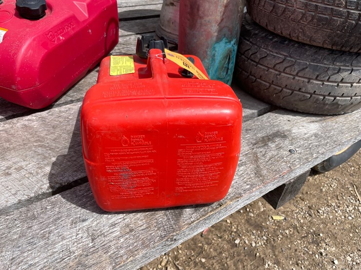 #2155-•-quicksilver-boat-gas-can-image-4