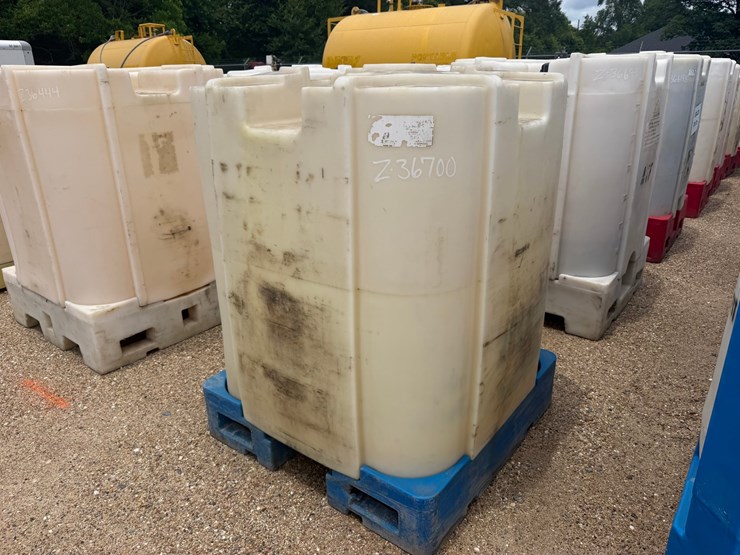 #1645-•-330-gallon-plastic-storage-oil-tank-image-2