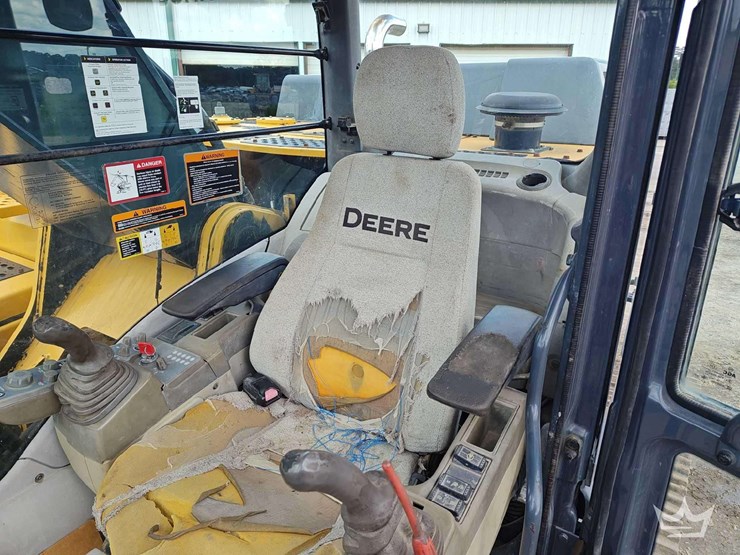 deere-350g-lc-image-26