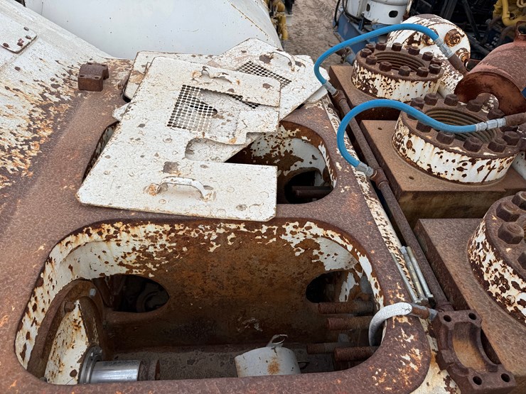 2011-caterpillar-3512-image-18