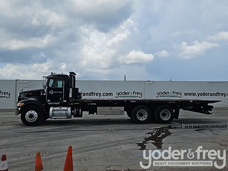 2014-peterbilt-337-image-3