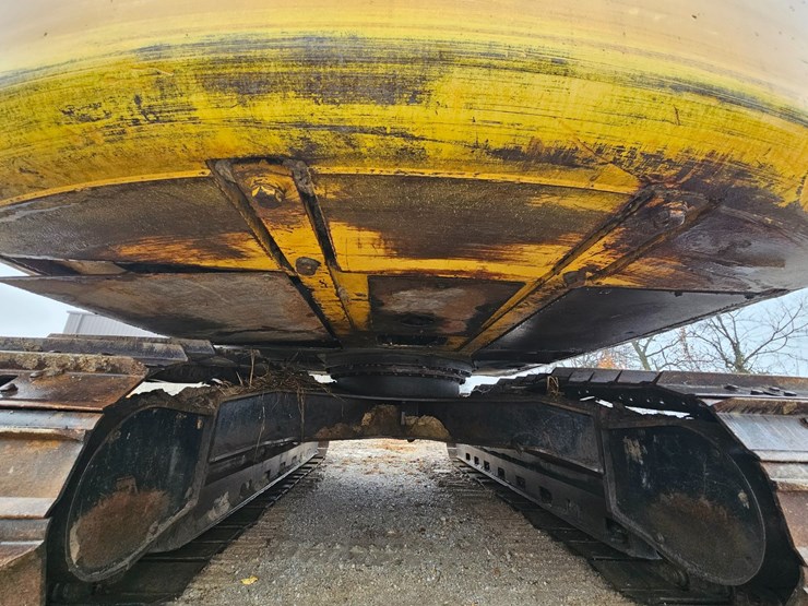 2010-deere-200d-lc-image-54