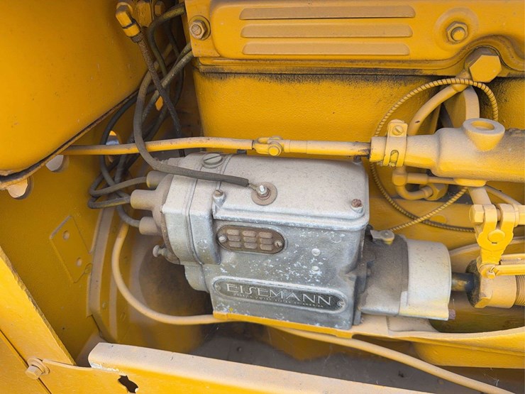 caterpillar-twenty-two-image-30