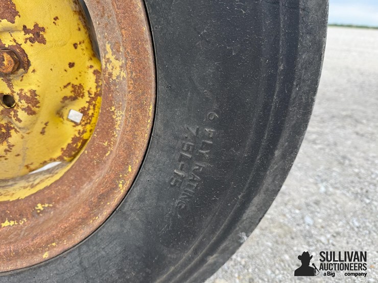 john-deere-4010-image-10