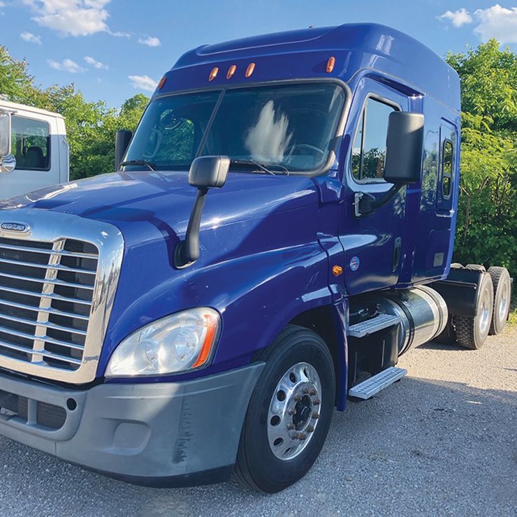 2019 FREIGHTLINER CASCADIA 126