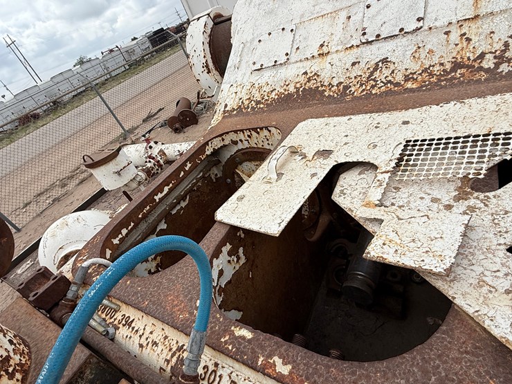 2011-caterpillar-3512-image-9