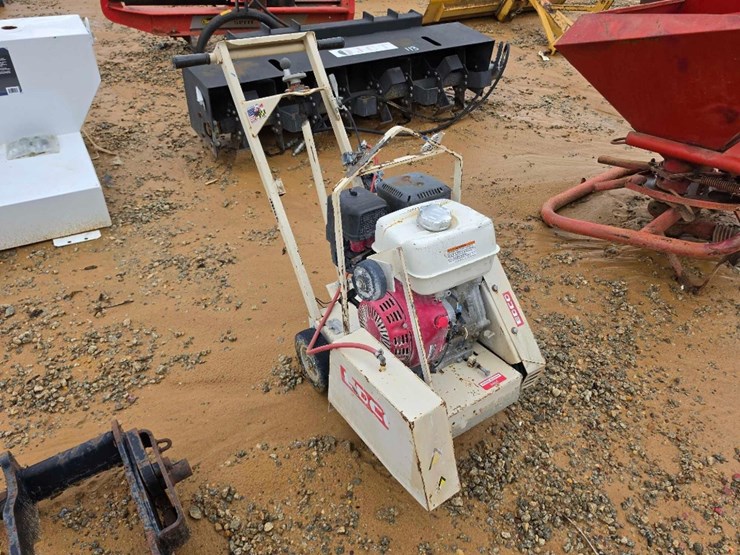 112---echo-14"-walk-behind-floor-saw-image-4
