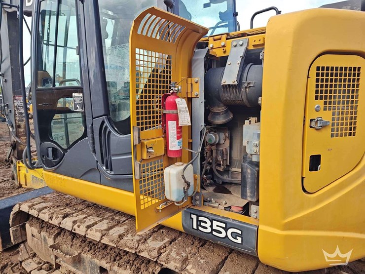 2020-deere-135g-image-19