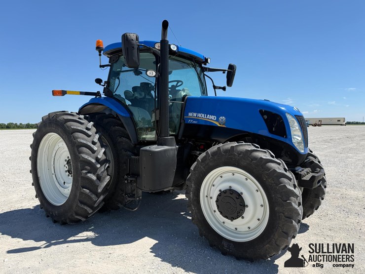 2013-new-holland-t7.250-image-3
