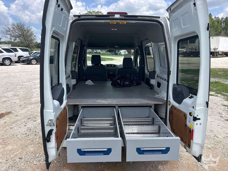 2011-ford-transit-connect-image-26