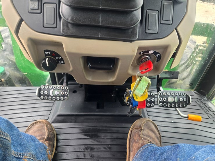 john-deere-6105d-image-49