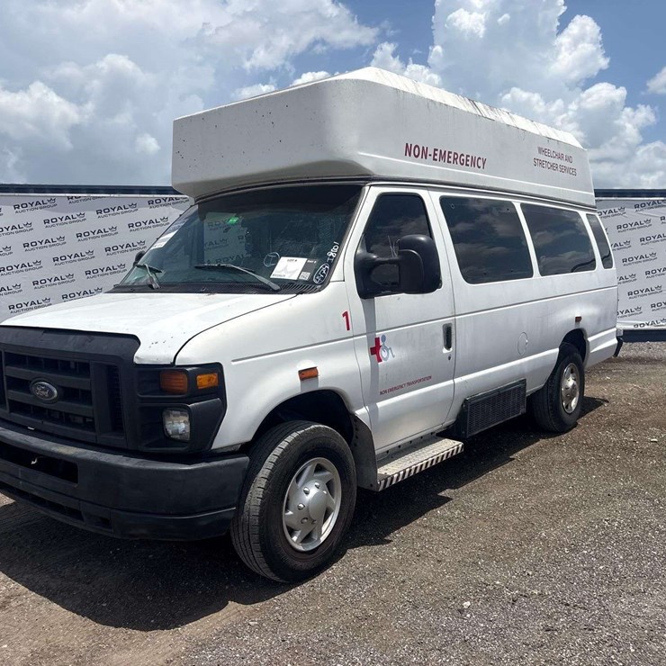 2011 FORD CARGO