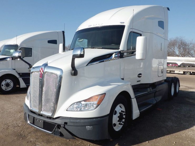 2023-kenworth-t680-image-1