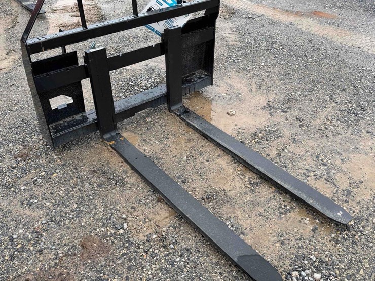 new-agt-saii100-pallet-forks-image-1