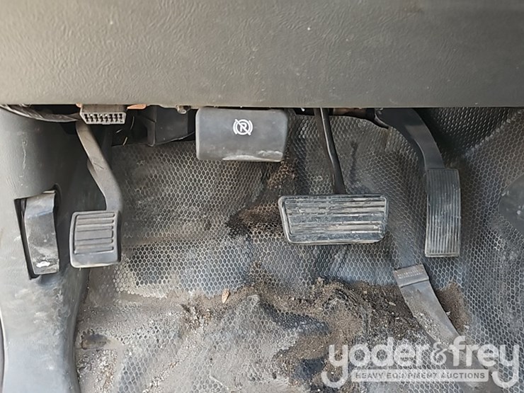2006-chevrolet-silverado-2500hd-image-23