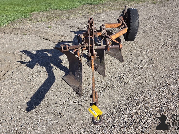 allis-chalmers-3-bottom-plow-image-2