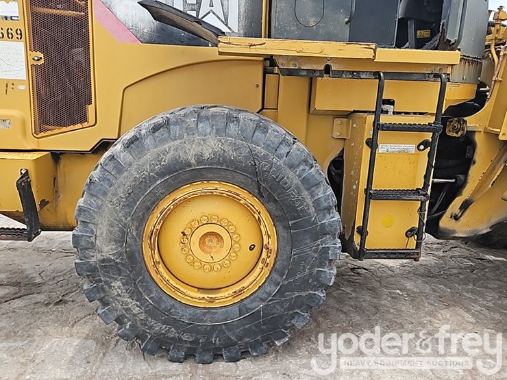 2009-caterpillar-938h-image-8