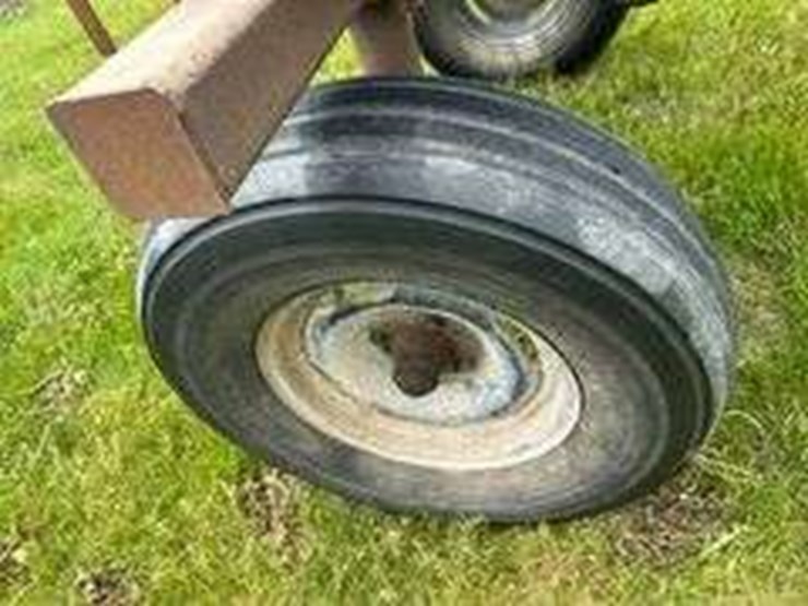 2-wheel-sprayer,-300-gal-tank,-27'-boom,-540-pto-pump-image-7