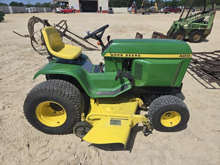 john-deere-400-image-4
