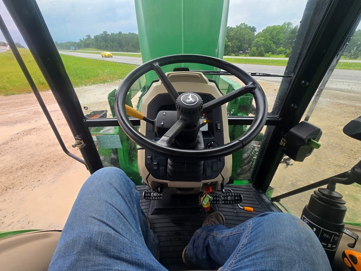 john-deere-6105d-image-45