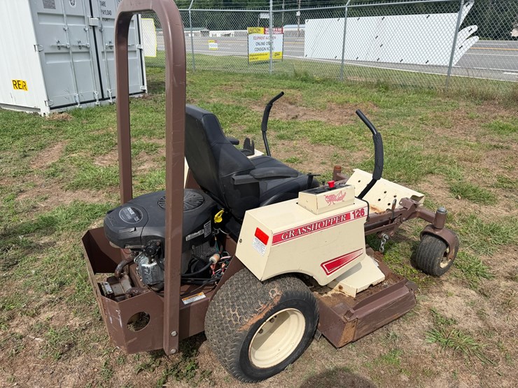 #6000-•-grasshopper-52"-zero-turn-lawnmower-image-5