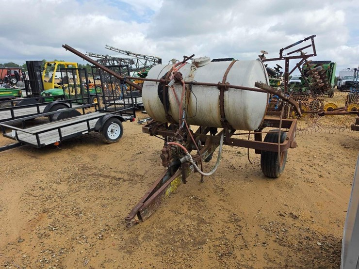 155---pull-type-nitrogen-applicator-image-1