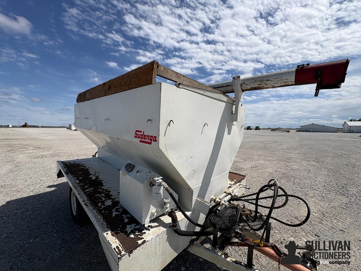 sudenga-2-compartment-feeder-wagon-image-20