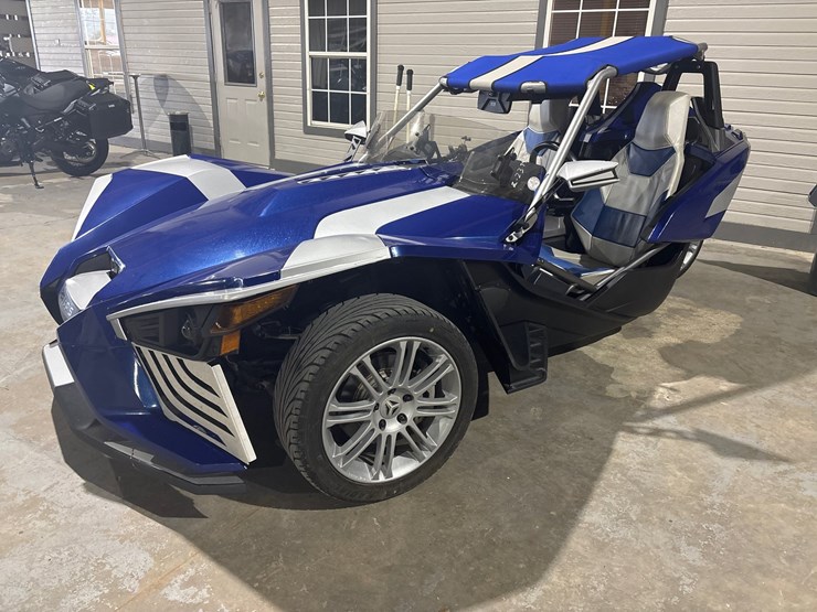 #23985-•-2016-polaris-slingshot-image-1