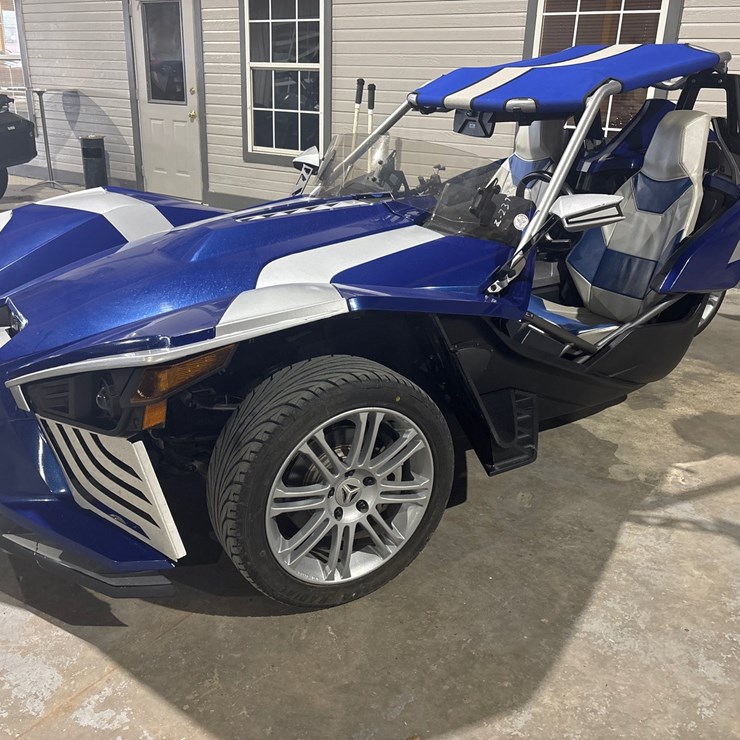 #23985 • 2016 POLARIS SLINGSHOT