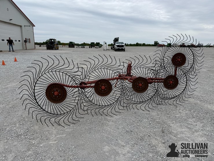 m&w-3pwr-5-wheel-3-pt-rake-image-6