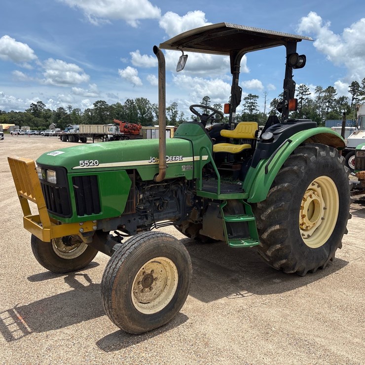 JOHN DEERE 5520