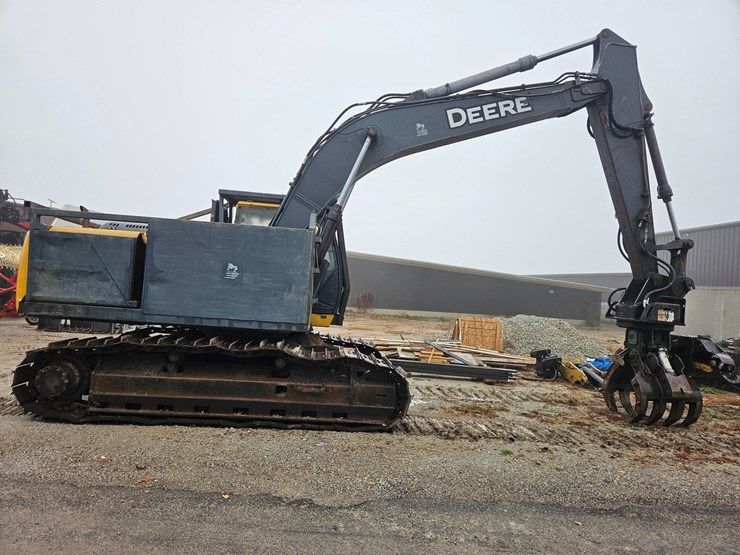 2010-deere-200d-lc-image-13