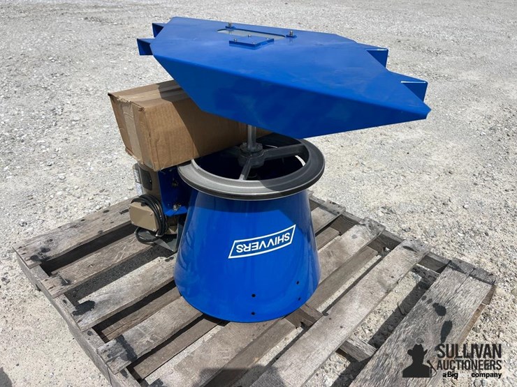 shivers-grain-hog-spreader-image-1