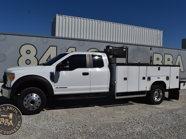 2017-ford-f550-xl-image-1