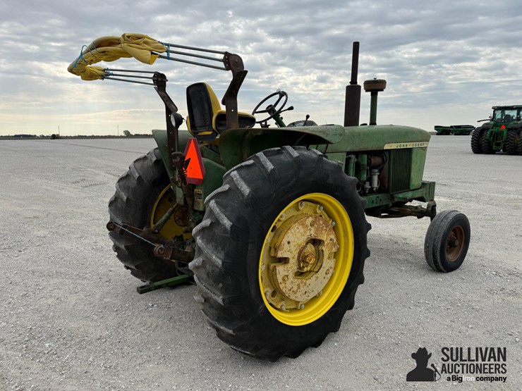 john-deere-4010-image-5