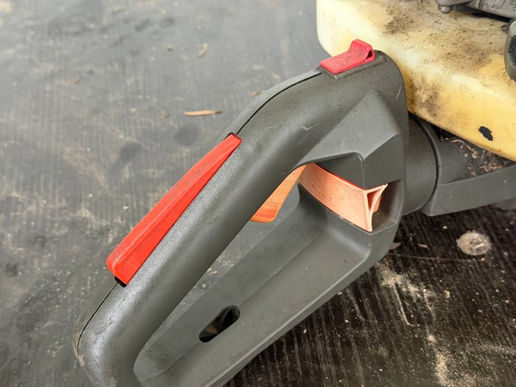 #6085-•-husqvarna-122hd60-hedge-trimmer-image-4