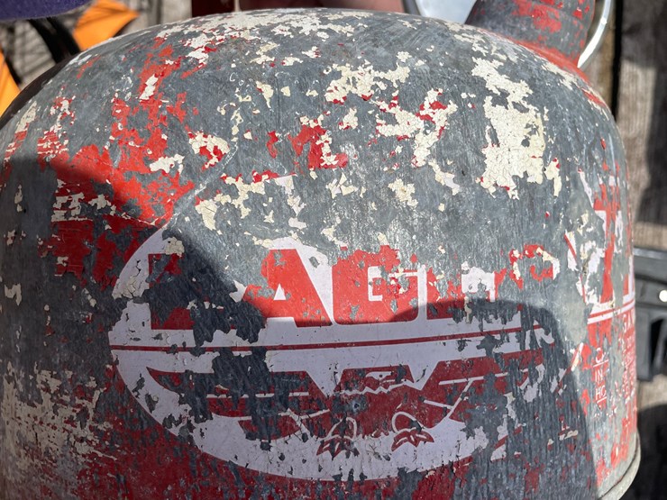 #2147-•-eagle-metal-gas-can-image-6
