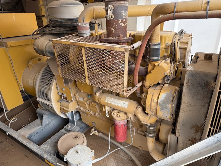 2012-caterpillar-c15-image-9