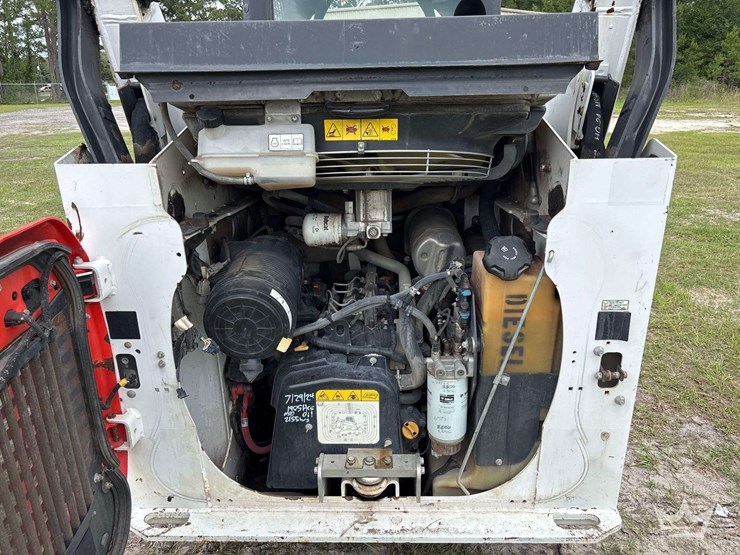 2021-bobcat-t64-image-14