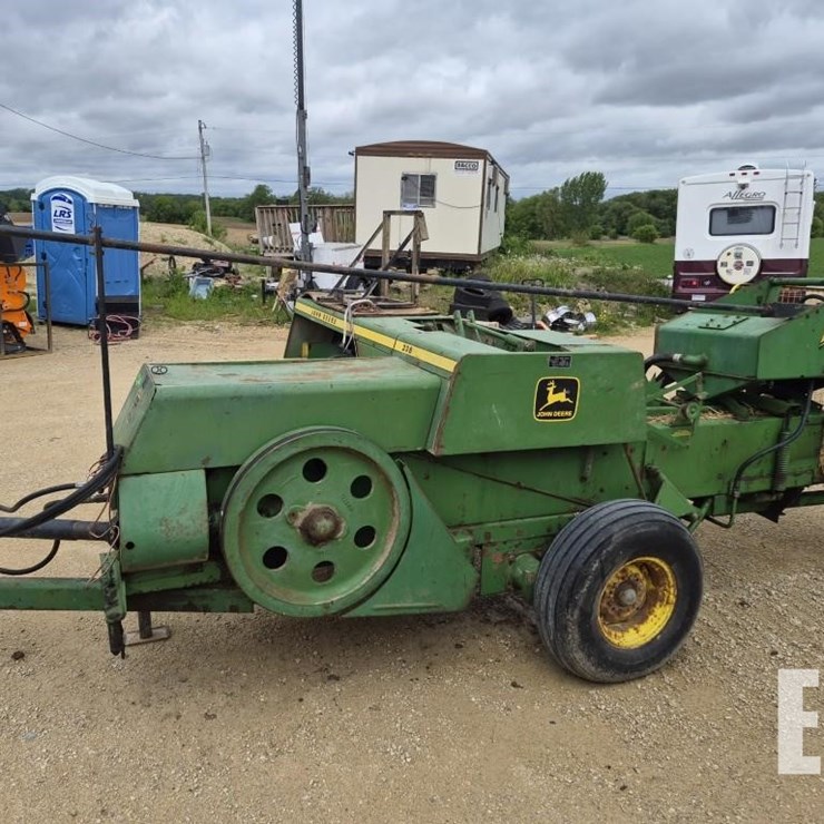 JOHN DEERE 336