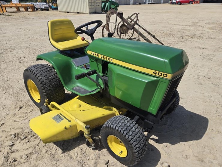 john-deere-400-image-3