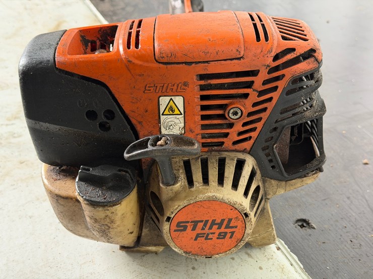 #6064-•-stihl-fc91-edger-image-2