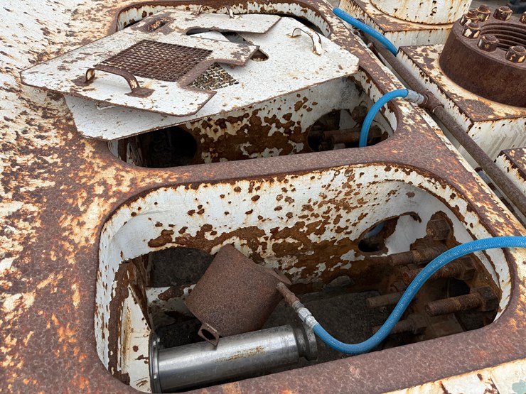 2011-caterpillar-3512-image-17