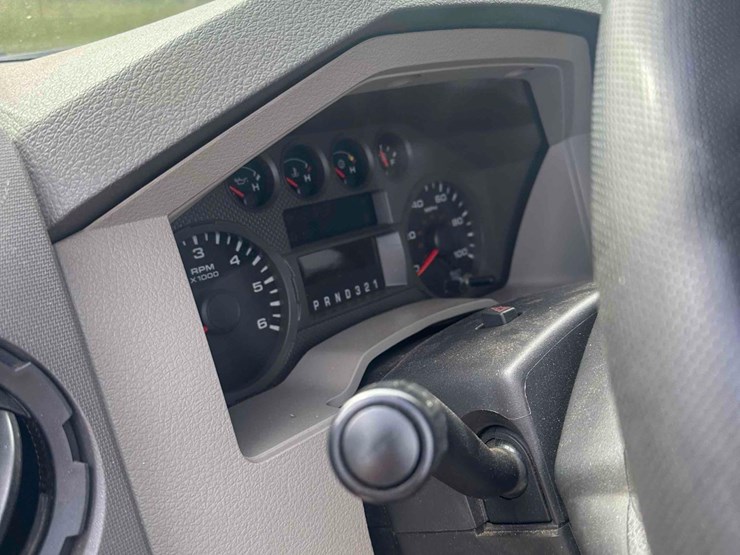 2008-ford-f250-xl-image-18
