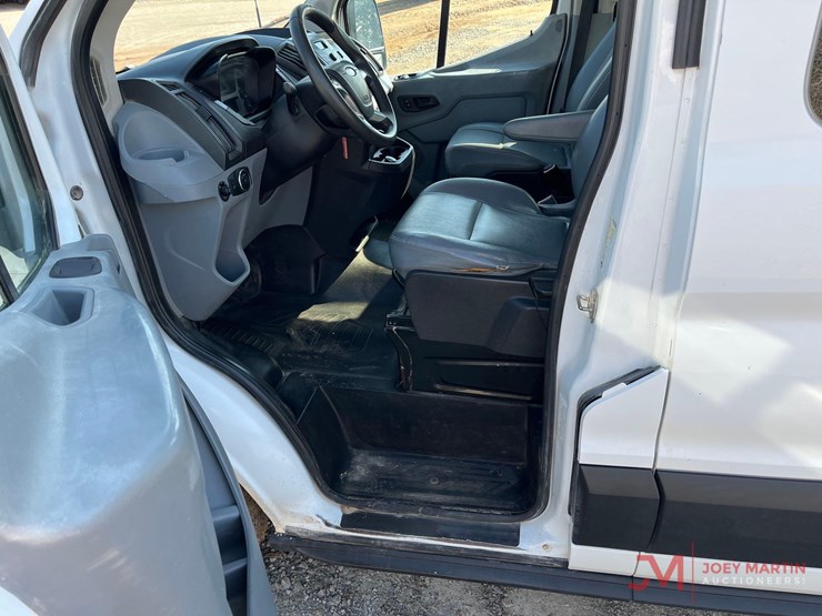 2019-ford-transit-image-19