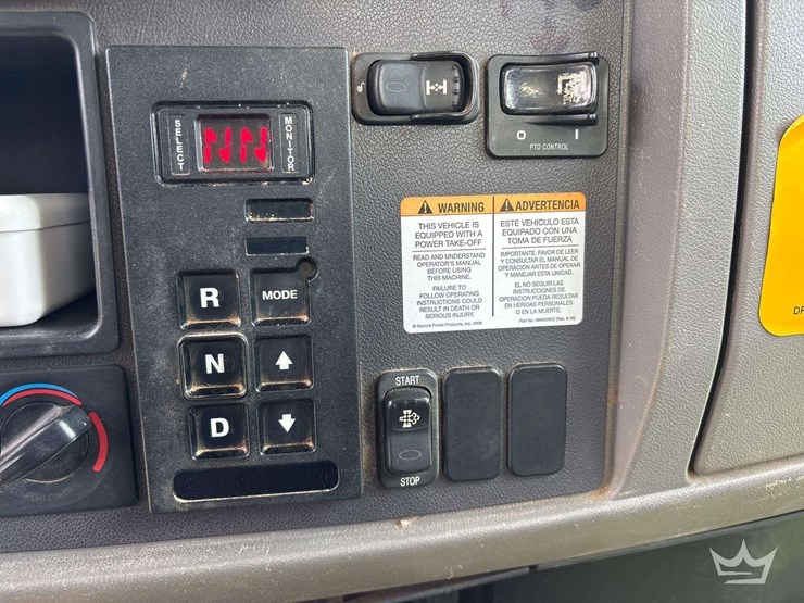 2017-peterbilt-337-image-38