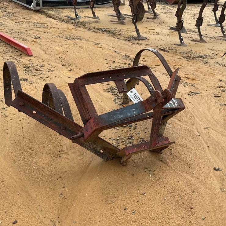 198 - 1 ROW CULTIVATOR