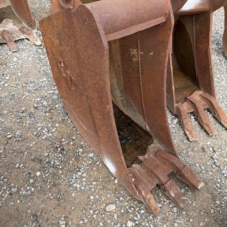 12” Tooth Bucket