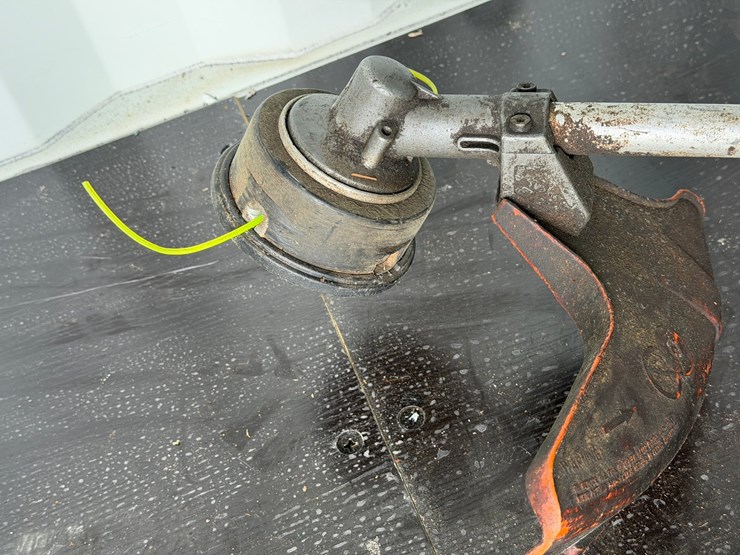 #6051-•-stihl-string-trimmer-image-7